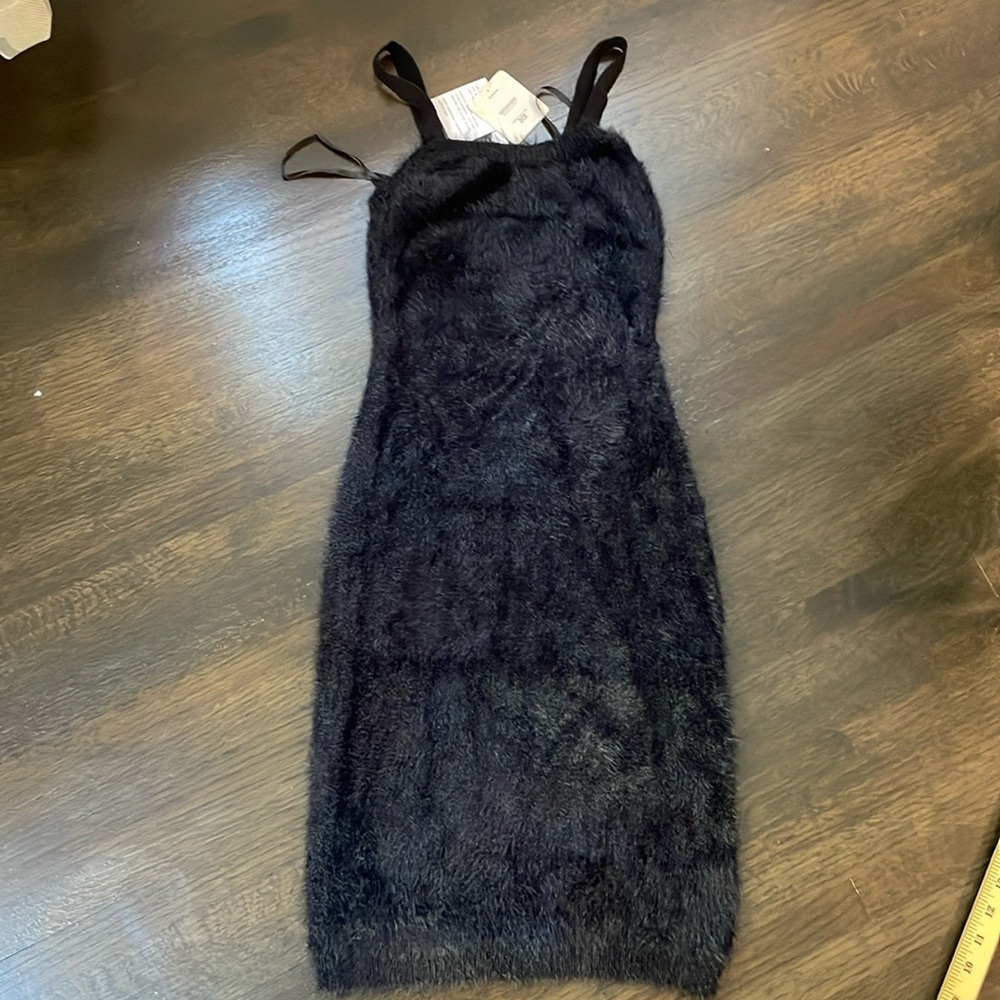 Fabletics NWT sweater size M medium fuzzy dress black 90s